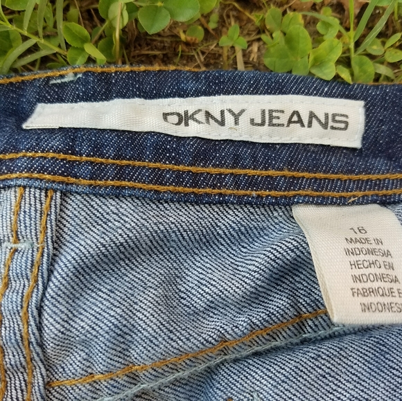 DKNY Easy Street Size 16 Jeans - Picture 3 of 3